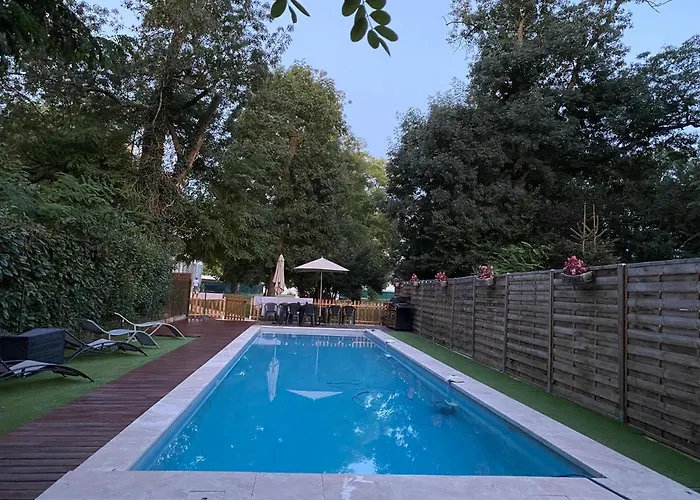 Chateau Vigue Bed & Breakfast *